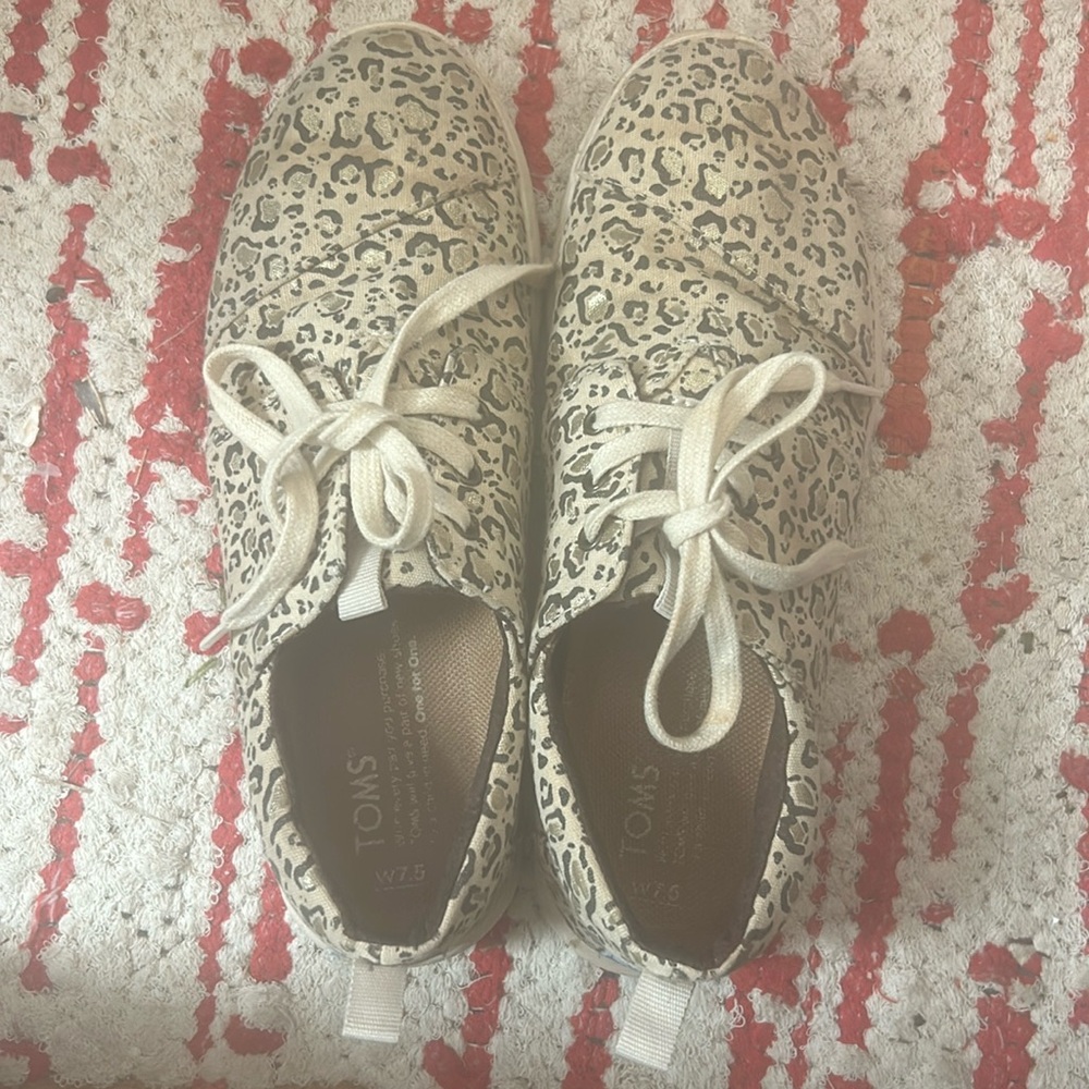 Leopard Toms- Needs a new home. Love these shoes!!
